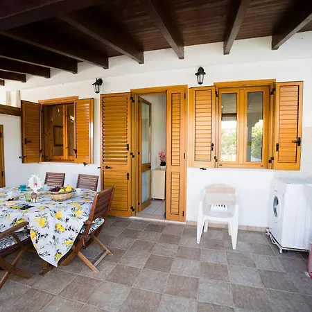 Tesea In Near The Sea - Happy Apartment